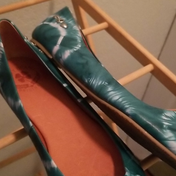 Shoes - Picture 3 of 3